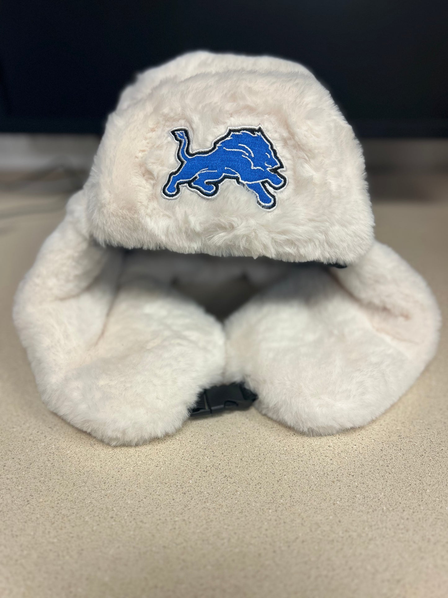 Off-White fluffy Lion Hat